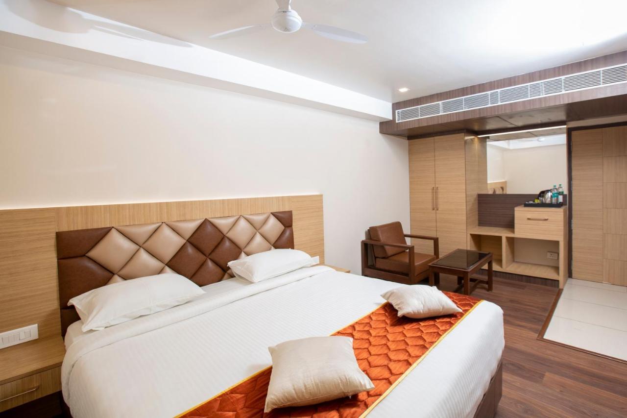 Lee-Benz Ark Hotel Кумбаконам Экстерьер фото