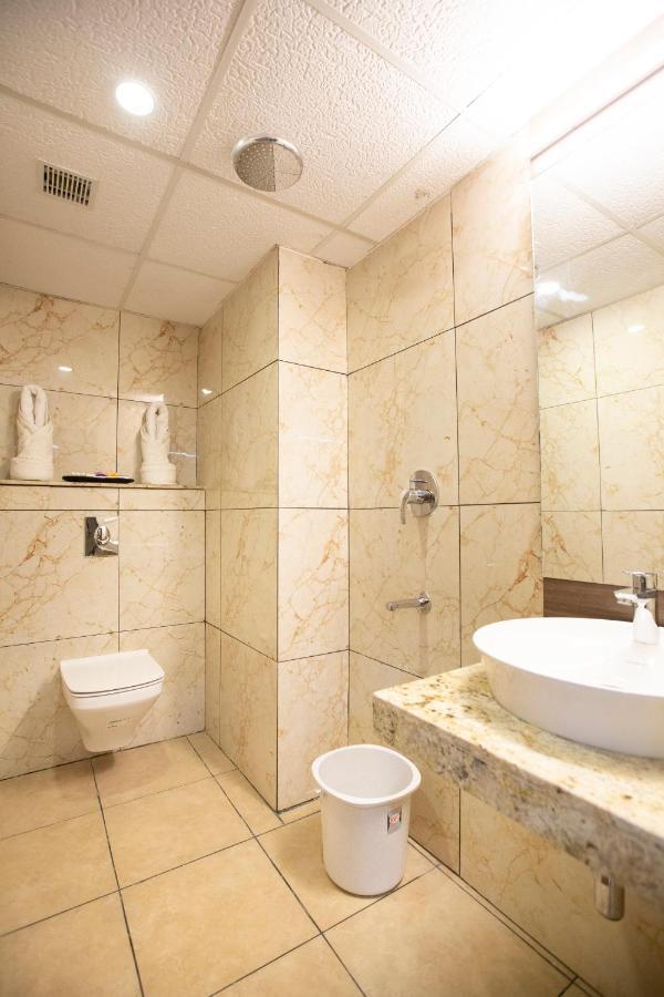 Lee-Benz Ark Hotel Кумбаконам Экстерьер фото